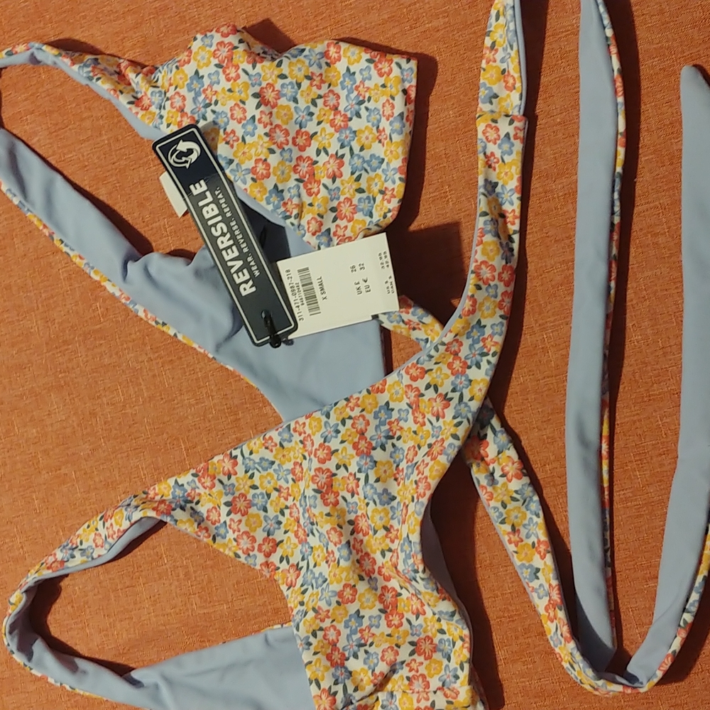 Hollister xs reversible bikini top